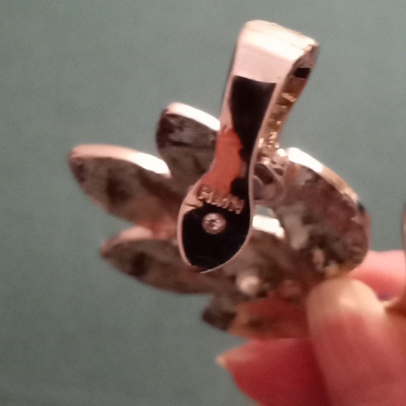 NWOT! Vintage Roman Jewelry Company Silver-Tone Pendant And Chain Set - Picture 3 of 6